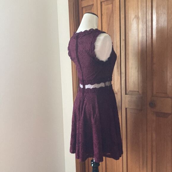 Jodi Kristopher Purple Lace Dress, Size 3 - Picture 3 of 10